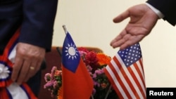 美国会众议院外交委员会主席罗伊斯与台湾立法院院长苏嘉全在台北举行会晤。(2018年3月27日)