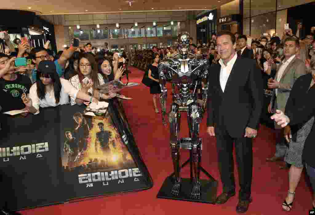 施瓦辛格在韩国首尔出席影片《终结者:创世纪》(Terminator Genisys)的首映式(2015年7月2日)