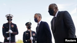 美国国防部长奥斯汀欢迎北约秘书长斯托尔滕贝格(Jens Stoltenberg)到访(路透社2021年10月4日)