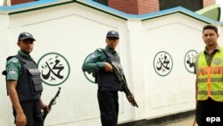 ဘင်္ဂလားဒေ့ရှ် ရဲလုံခြုံရေးများ။