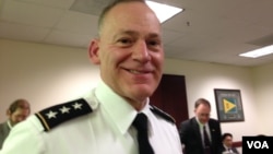 美国陆军中将兰扎称推动亚洲再平衡目前资源充足 。(美国之音黎堡拍摄)