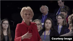 威尔逊中心总裁简·哈曼2019年4月3日主持北约论坛分组讨论(NATO-Engages视频截图)