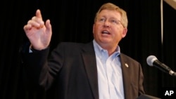 资料照片:共和党联邦众议员弗兰克·卢卡斯。(美联社)