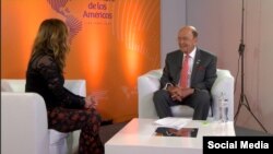 اولین عکسها بعد از انفجار در بیروت پایتخت لبنان. گفته شده که انفجار در یک انبار مواد آتشبازی دلیل این انفجار بود که تاکنون دستکم ۱۰ کشته برجای گذاشته است.