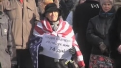 Савченко погодиться їсти на території посольства України. Відео Савченко погодиться їсти на території посольства України. Відео