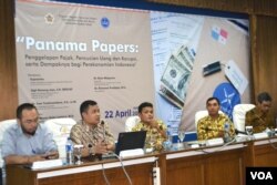 印尼人讨论巴拿马文件(2016年4月22日)