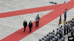 德国总理奥拉夫·朔尔茨(Olaf Scholz)2023年为到访的中国总理李强举行欢迎仪式。(美联社)