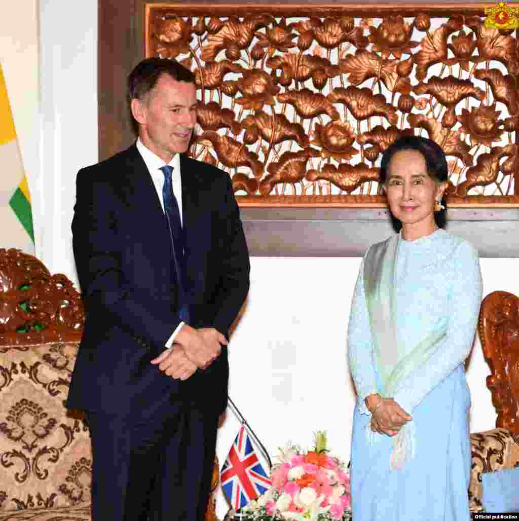 ဗြိတိန်နိုင်ငံခြားရေးဝန်ကြီး အတိုင်ပင်ခံနဲ့တွေ့ဆုံ  