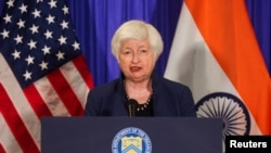 美国财长耶伦在新德里出席G20峰会前对媒体讲话。(2023年9月8日)