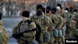 美国国民警卫队员2021年1月13日在国会戒备(路透社)