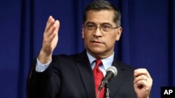 资料照:美国卫生部长哈维尔.贝塞拉