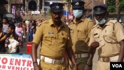 在一份权威机构2015年度全球恐怖主义活动指数报告中,印度的恐怖主义活动排第6位,仅低于伊拉克、阿富汗、尼日利亚、巴基斯坦和叙利亚五国。(美国之音朱诺拍摄,2015年11月25日)