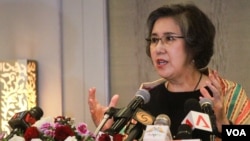 ကုလသမဂ္ဂ လူ့အခွင့်အရေး အထူးကိုယ်စားလှယ် ဒေါက်တာ ယမ်ဟီးလီဟာ သူ့ရဲ့ ၁၂ ရက်တာ ခရီးစဉ် အဆုံးမသတ်ခင်မှာ ပြုလုပ်တဲ့ ရန်ကုန်မြို့က သတင်းစာရှင်းလင်းပွဲ။