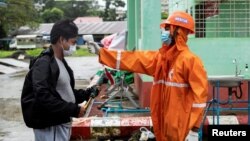 ရခိုင် စစ်တွေဆေးရုံရှေ့ အပူချိန်တိုင်းနေစဉ်