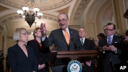 Lãnh đạo phe Dân chủ tại Thượng viện Chuck Schumer nhất quyết không cấp tiền cho ông Trump xây tường biên giới