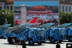 北京大阅兵中展示的鹰击反舰巡航导弹(2015年9月3日)