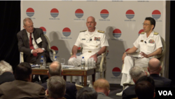 美国太平洋舰队司令斯科特·斯威夫特(中)认为集权政府对中国军改是一大挑战。