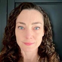 战略与国际研究中心国际安全项目副主任 艾米丽·哈丁 (Emily Harding) (照片提供:哈丁)