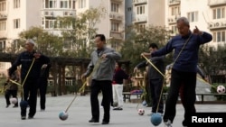 北京的退休人员在参与社区活动。(资料照片)