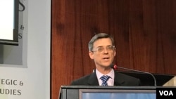 美国国务院主管西半球事务的副助理国务卿欧莱利2019年9月26日参加战略与国际研究中心“台湾在拉美发展援助角色”研讨会(美国之音锺辰芳拍摄)