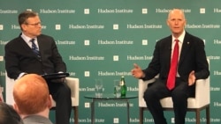 联邦参议员斯科特2020年2月28日在哈德逊研究所发表演说,举行座谈讨论。(美国之音记者李逸华拍摄)