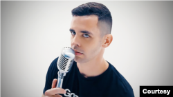 美国说唱歌手乐乐法利(LeLe Farley)