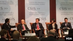 战略与国际研究中心举办《在波涛中航行》报告发布会 (美国之音平章拍摄)