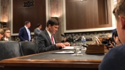 美国陆军部长埃斯珀(Mark Esper)2019年7月16日到参议院军委会作证(美国之音黎堡)