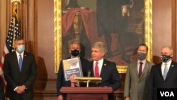 资料照片:众议院外交事务委员会首席共和党成员、中国工作组主席麦考尔(Rep. Michael McCaul, R-TX)2020年9月30日出席中国工作组报告发布记者会。(美国之音记者李逸华拍摄)