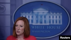 美国白宫发言人萨琪2021年8月23日主持记者会（路透社）