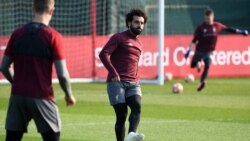 UEFA ဖလား Liverpool ဆွတ်ခူး UEFA ဖလား Liverpool ဆွတ်ခူး