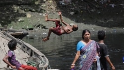 ပြန်ပေးအဆွဲခံရတဲ့ အိန္ဒိယကလေး ဘင်္ဂလားဒေ့ရှ်က ပြန်ရ ပြန်ပေးအဆွဲခံရတဲ့ အိန္ဒိယကလေး ဘင်္ဂလားဒေ့ရှ်က ပြန်ရ