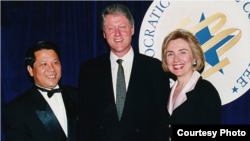 1990年代吴立胜与克林顿夫妇(ABC照片)