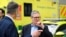 FILE: Perdana Menteri Inggris Keir Starmer di luar pusat layanan ambulans London, di London, Inggris, 21 Oktober 2024. (Jaimi Joy/REUTERS)