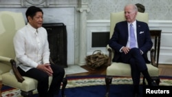 Tổng thống Philippines Ferdinand Marcos Jr gặp Tổng thống Mỹ Joe Biden tại Phòng Bầu dục Tòa Bạch Ốc ngày 1/5/2023.