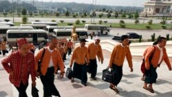 NLD က ပါတီဝင် လွှတ်တော်အမတ်သစ်တွေကို သင်တန်းပေးဖို့ပြင်ဆင်နေ NLD က ပါတီဝင် လွှတ်တော်အမတ်သစ်တွေကို သင်တန်းပေးဖို့ပြင်ဆင်နေ