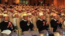 သမ္မတ ဦးသိန်းစိန်နဲ့ ပြည်ခိုင်ဖြိုး ဖျာ လုပွဲ သမ္မတ ဦးသိန်းစိန်နဲ့ ပြည်ခိုင်ဖြိုး ဖျာ လုပွဲ