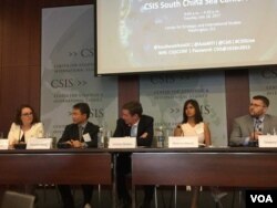 从左至右:亚洲协会政策研究所安全项目主任福特;亚太安全研究中心教授武温;前澳大利亚国安顾问希勒;卡内基国际和平研究会-印度分析师巴汝阿; 国际与战略研究中心亚洲海事透明倡议主任珀林