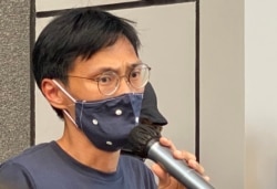 民主派立法会议员朱凯迪要求警方及海事处公开雷达纪录,澄清外界对中国海警跨境执法之嫌,他又质疑中共打算长期扣留12港人 (美国之音/汤惠芸)