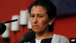 Bà Jeanette Vizguerra, người Mexico tìm cách tránh bị trục xuất nói chuyện trong một cuộc họp báo tại nhà thờ nơi bà và các con cư trú ở Denver, ngày 15/2/ 2017.