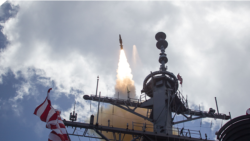 ပဲ့ထိန်းဒုံးကျည်တပ် ဖျက်သင်္ဘောကနေ ဒုံးခွင်းဒုံး ပဲ့ထိန်းဒုံးကျည်တပ် ဖျက်သင်္ဘောကနေ ဒုံးခွင်းဒုံး