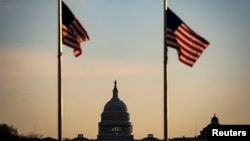 资料照:夕阳之下的美国国会大厦