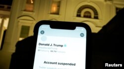 推特2021年1月关闭了特朗普的账号(路透社)