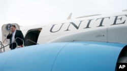 蓬佩奥2018年7月10日抵达布鲁塞尔(美联社)