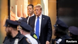 在纽约曼哈顿刑事法庭宣布有罪判决后,前总统特朗普出现在媒体前。(2024年5月30日)