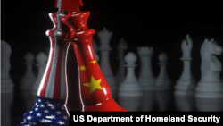 Ông Tập Cận Bình muốn chứng tỏ chủ trương cộng tác mật thiết với Mỹ. Ông biết tình trạng kinh tế Trung Quốc rất đáng lo. Còn kinh tế Mỹ tiếp tục tăng trưởng và chính quyền Biden lại đưa ra những đòn cấm vận không cho bán những chất bán dẫn tân tiến nhất cho Trung Quốc.