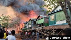 ရခိုင်ပြည်နယ်၊ ကျော်နီမော်ကျေးရွာကို စစ်ကောင်စီလေကြောင်းက ဗုံးကြဲခံထားရတဲ့မြင်ကွင်း ယခင်မှတ်တမ်းဓာတ်ပုံ။ (ဇန်နဝါရီ ၈၊ ၂၀၂၅၊ ဓာတ်ပုံ-AA)