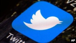 推特在智能手机上的应用程序。