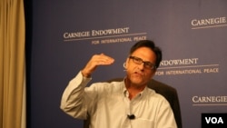 卡内基和平研究所亚洲项目高级研究员、北京大学教授迈克尔•佩蒂斯(美国之音钟辰芳拍摄)