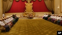 သမ္မတဦးဝင်းမြင့် ကျမ်းသစ္စာကျိန်ဆိုပြီးစဉ်